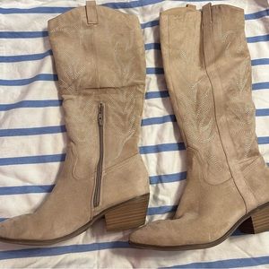 knee high cowgirl boats. worn one. size 8 and only worn once